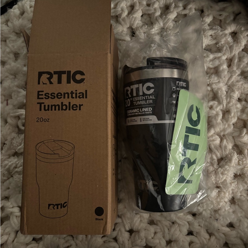 BRAND NEW! RTIC Essential Tumbler 20oz Black